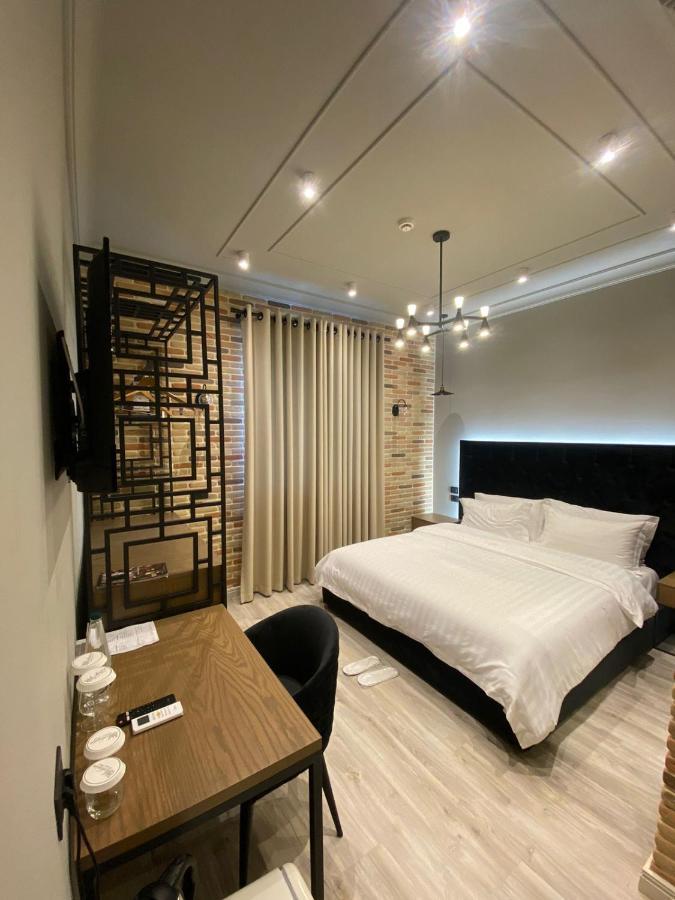 Ardenica Boutique Hotel Lushnje Ngoại thất bức ảnh